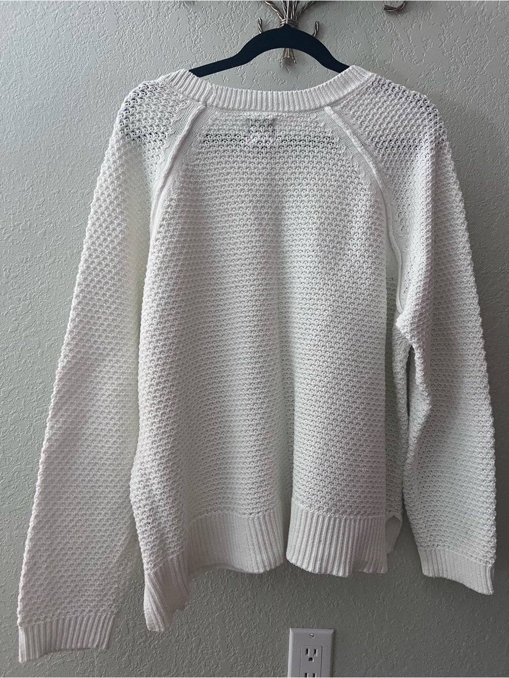 GAP women’s Cream Crewneck Knit Sweater - Picture 3 of 3